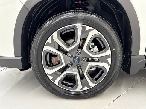 New 2025 Subaru Ascent Touring image 9