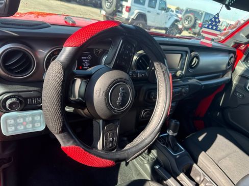 Used 2018 Jeep Wrangler Sport AWD/4WD image 10