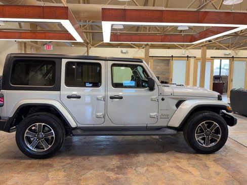 Used 2023 Jeep Wrangler Unlimited Sahara image 3