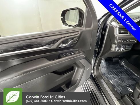 Used 2023 GMC Yukon XL Denali w/ Denali Reserve Package image 12