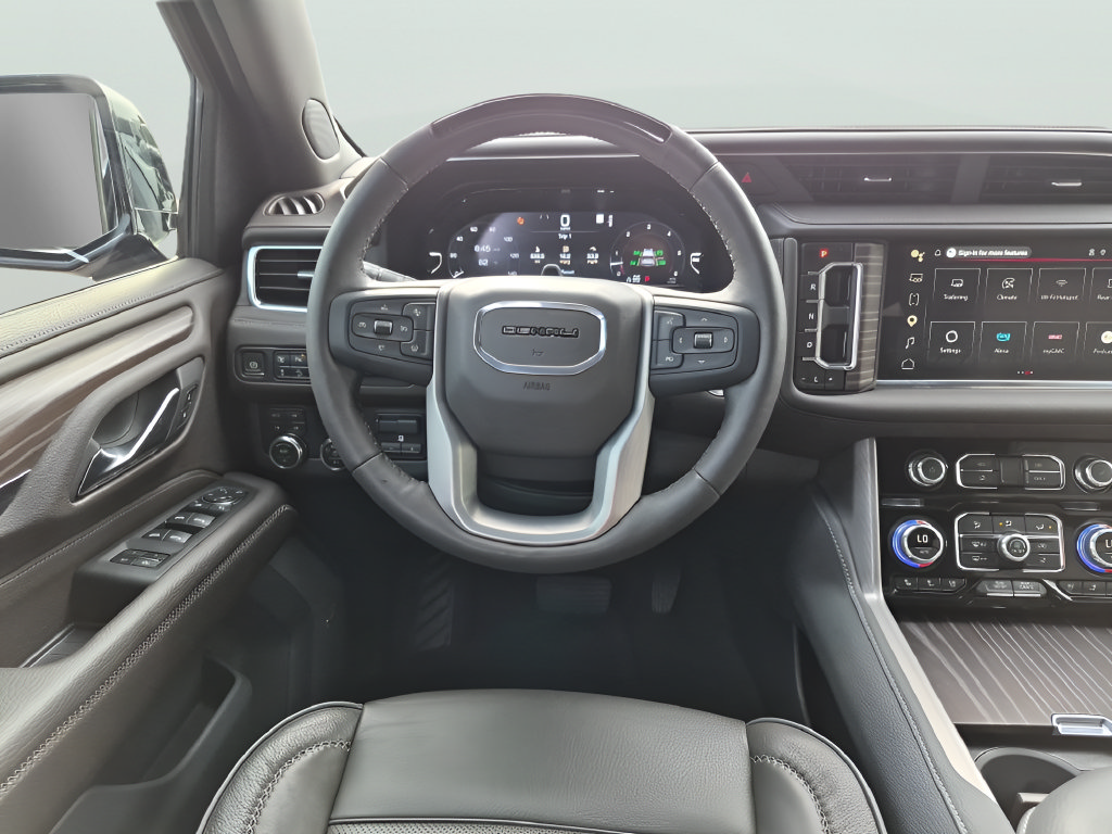 Used 2024 GMC Yukon Denali w/ Advanced Technology Package AWD/4WD image 30