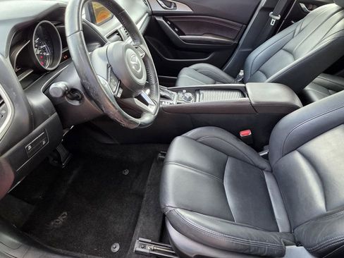 Used 2018 MAZDA MAZDA3 Touring image 6