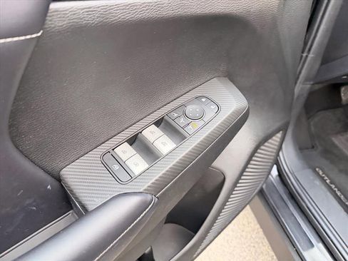 Used 2023 Mitsubishi Outlander SE image 17