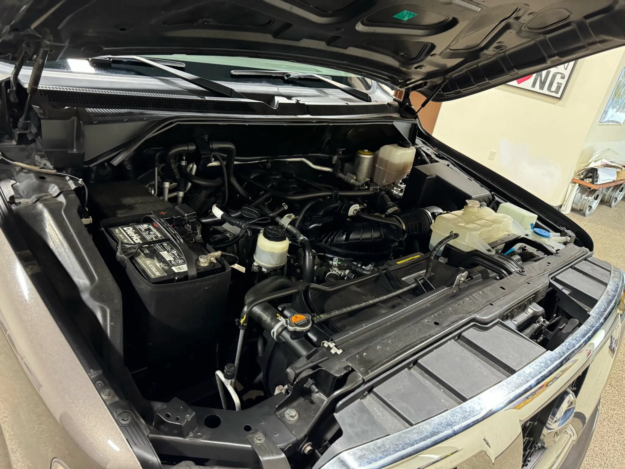 Used 2018 Nissan NV 3500 SL RWD image 58