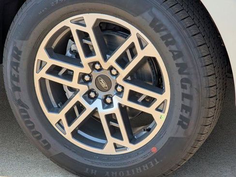 New 2025 Ford Expedition Max Active image 9