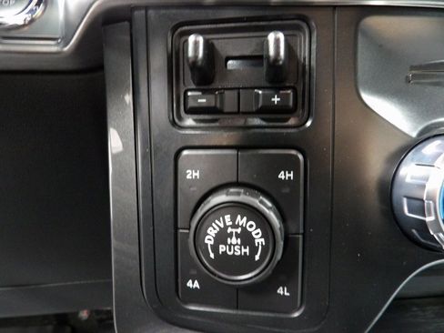 Used 2022 Ford F150 Lariat image 47