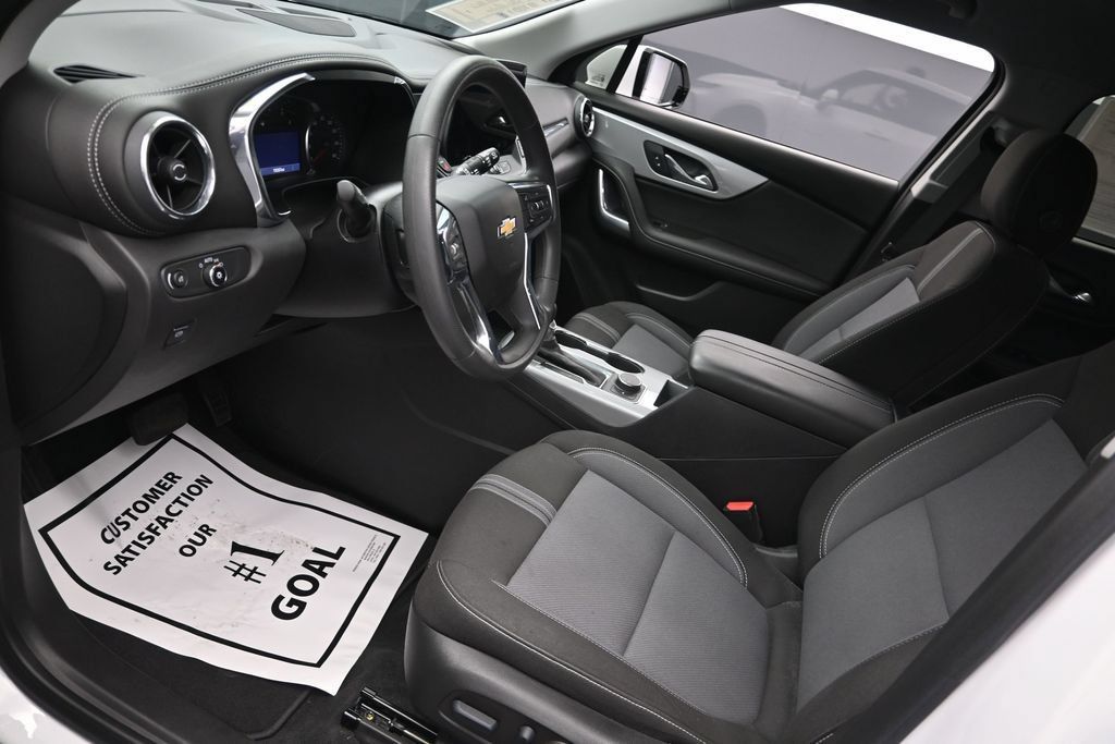 Used 2023 Chevrolet Blazer LT FWD image 18