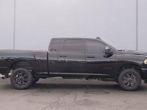 Used 2024 RAM 2500 Laramie w/ Night Edition image 27