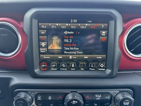 Used 2023 Jeep Gladiator Rubicon w/ Cold Weather Group image 21