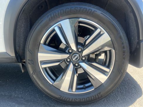 Used 2023 Nissan Rogue SL w/ SL Premium Package AWD/4WD image 13
