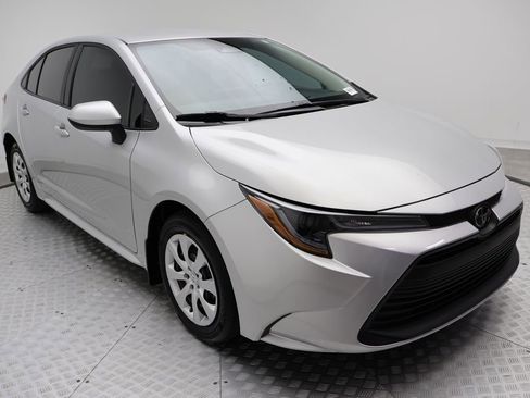 Certified 2025 Toyota Corolla LE image 6