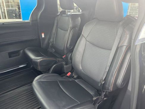 Used 2022 Toyota Sienna XSE w/ XSE Plus Package image 19