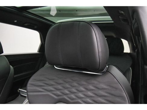 Certified 2023 Bentley Bentayga Extended Wheelbase image 60