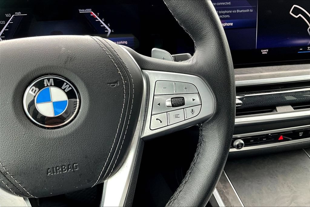 Used 2023 BMW X7 xDrive40i w/ Premium Package AWD/4WD image 11