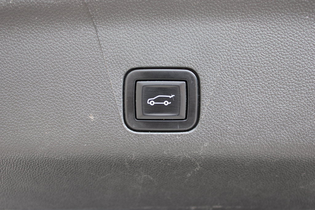 Used 2022 Chevrolet Tahoe Premier AWD/4WD image 46