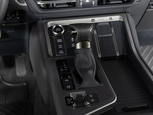 Used 2025 Lexus GX 550 image 37