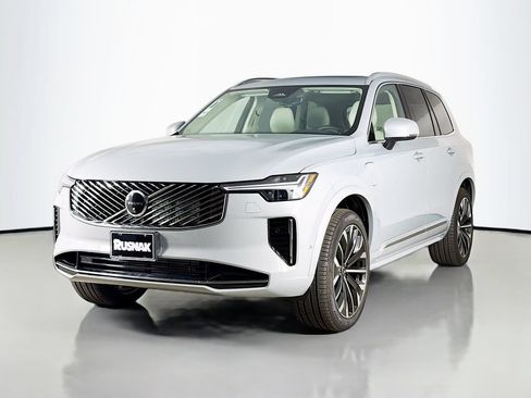 New 2026 Volvo XC90 T8 Ultra w/ Protection Package Premier AWD/4WD image 3