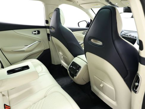 Used 2021 Aston Martin DBX AWD/4WD image 75