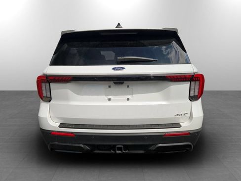 Used 2025 Ford Explorer ST-Line w/ ST-Line Street Pack AWD/4WD image 8