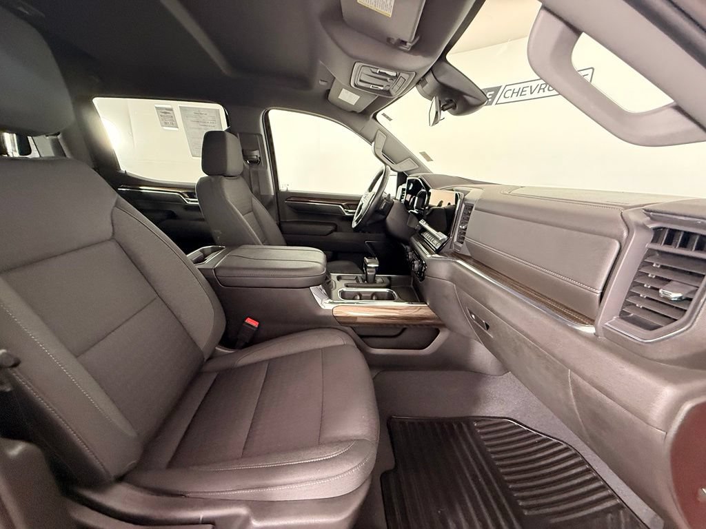 Used 2023 Chevrolet Silverado 1500 RST w/ LPO, Dark Essentials Package AWD/4WD image 18