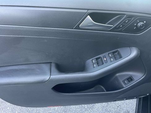 Used 2015 Volkswagen Jetta S FWD image 17