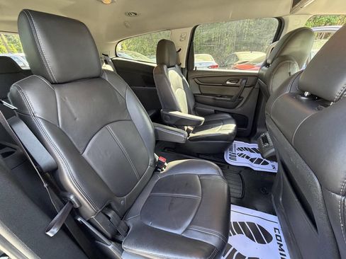 Used 2015 Chevrolet Traverse LT FWD image 28