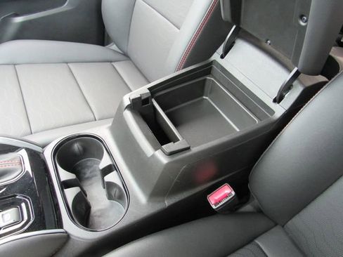 Used 2025 Chevrolet Colorado Z71 w/ Technology Package image 22