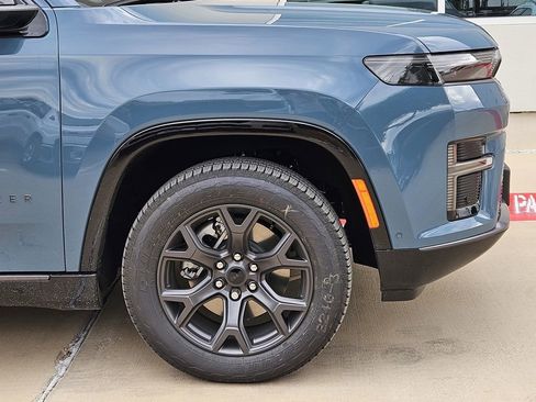 New 2026 Jeep Grand Wagoneer L Limited AWD/4WD image 6