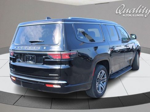 Used 2023 Jeep Wagoneer L Series II image 4