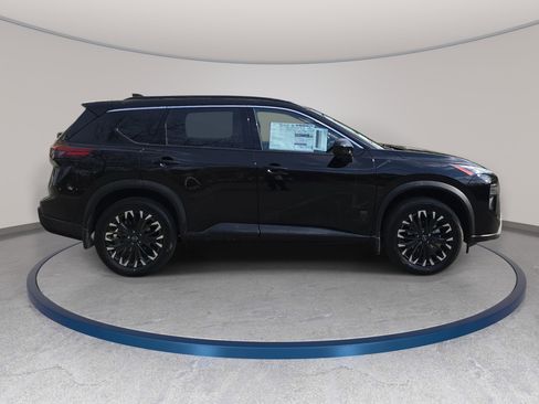 New 2026 Nissan Rogue SV FWD image 4