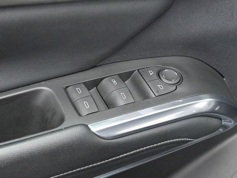 Used 2024 Chevrolet Traverse LT w/ LPO, Floor Liner Package FWD image 11