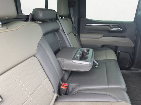 Used 2022 Chevrolet Silverado 1500 ZR2 w/ Technology Package AWD/4WD image 21