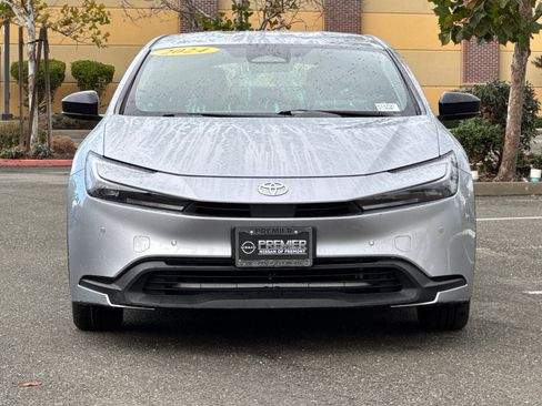 Used 2024 Toyota Prius LE image 9