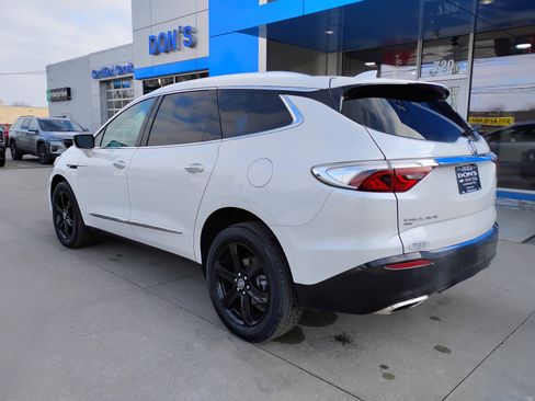 Used 2023 Buick Enclave Essence w/ Sport Touring Edition image 2