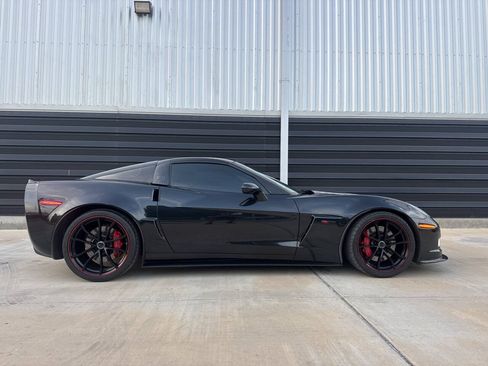 Used 2012 Chevrolet Corvette Z06 w/ 3LZ Preferred Equipment Group RWD image 8