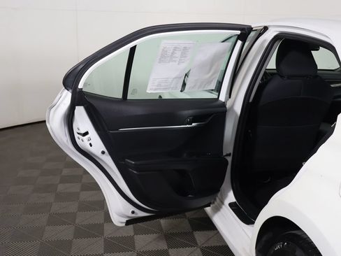 Used 2019 Toyota Camry LE FWD image 17