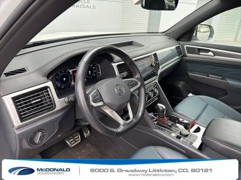 Used 2022 Volkswagen Atlas Cross Sport SEL R-Line AWD/4WD image 8