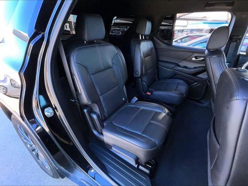 Used 2024 Chevrolet Traverse RS image 19