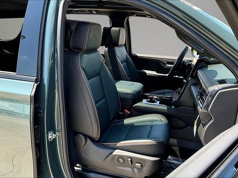 New 2026 GMC Yukon AT4 w/ AT4 Premium Plus Package AWD/4WD image 11
