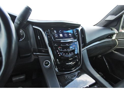 Used 2016 Cadillac Escalade Platinum AWD/4WD image 12