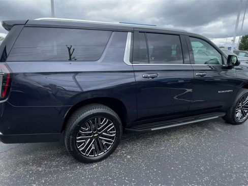 New 2025 Chevrolet Suburban Premier image 2