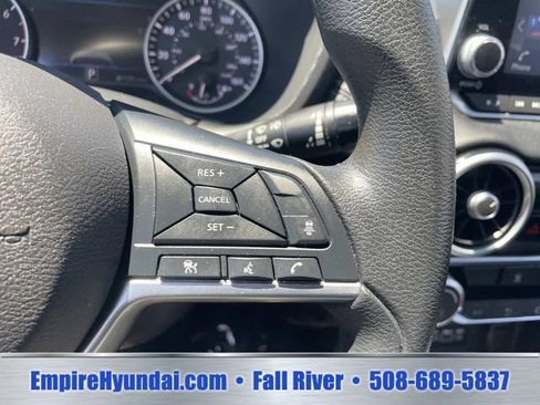 Used 2024 Nissan Sentra SV FWD image 27