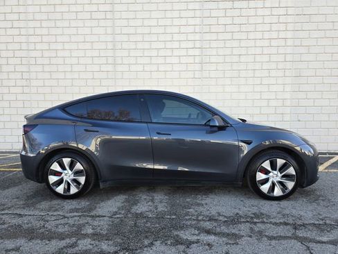 Used 2022 Tesla Model Y Performance image 5