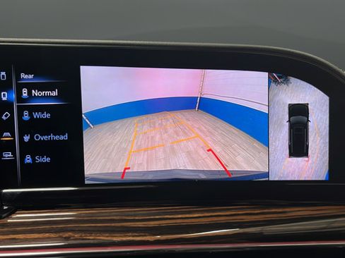 Used 2024 Cadillac Escalade ESV Luxury AWD/4WD image 12