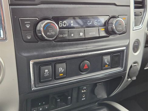 Used 2017 Nissan Titan SV image 16