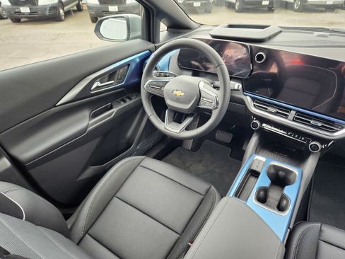 New 2026 Chevrolet Equinox EV LT w/ Convenience Package II image 17