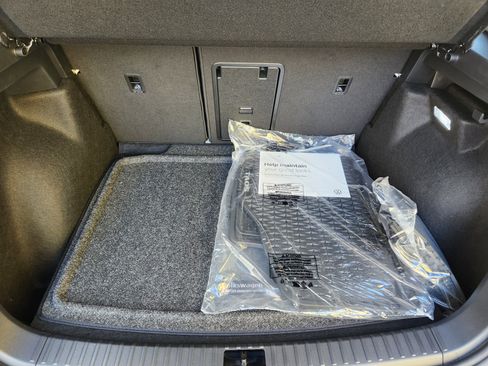 New 2025 Volkswagen Taos SE AWD/4WD image 23