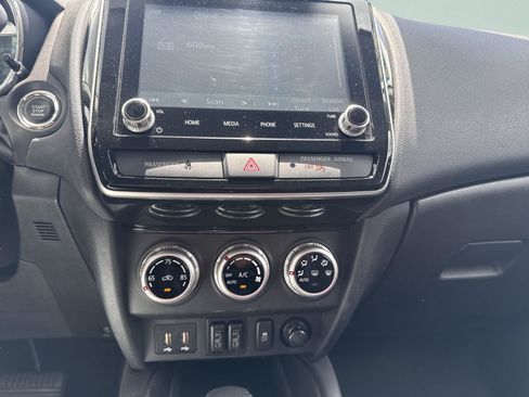 Used 2025 Mitsubishi Outlander Sport AWD image 12