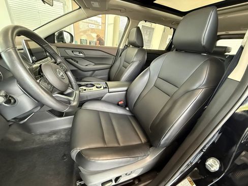 Used 2023 Nissan Rogue SV w/ SV Premium B Package AWD/4WD image 14