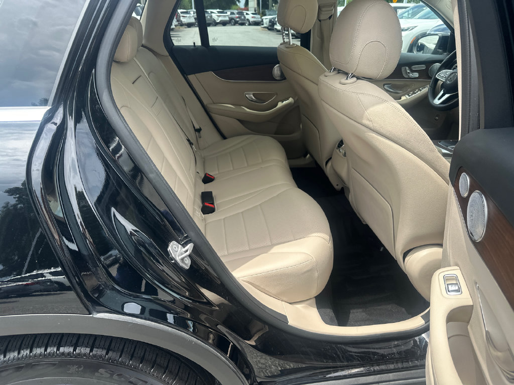 Used 2020 Mercedes-Benz GLC 300 image 15